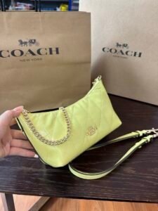 Bolsa Coach –  Caitlin Shoulder (Amarillo Claro)
