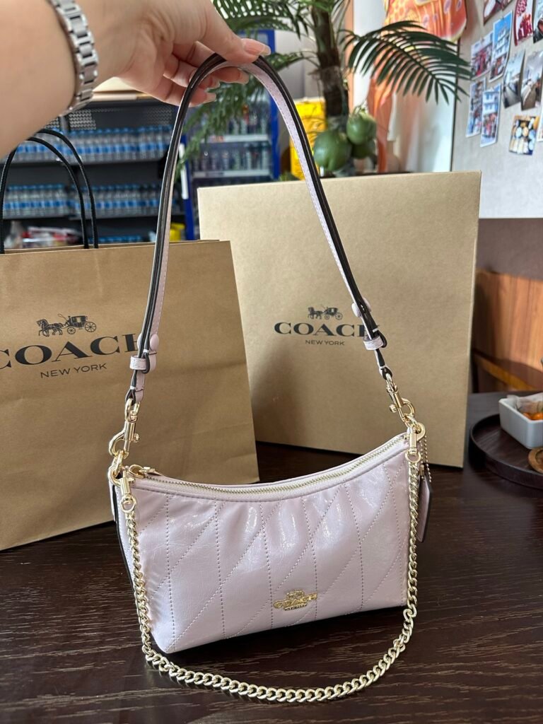 Bolsa Coach –  Caitlin Shoulder (Morado Claro)