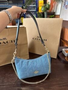 Bolsa Coach –  Caitlin Shoulder (Azul)
