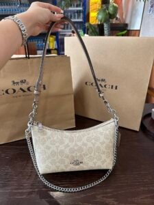 Bolsa Coach –  Caitlin Shoulder (Beige)
