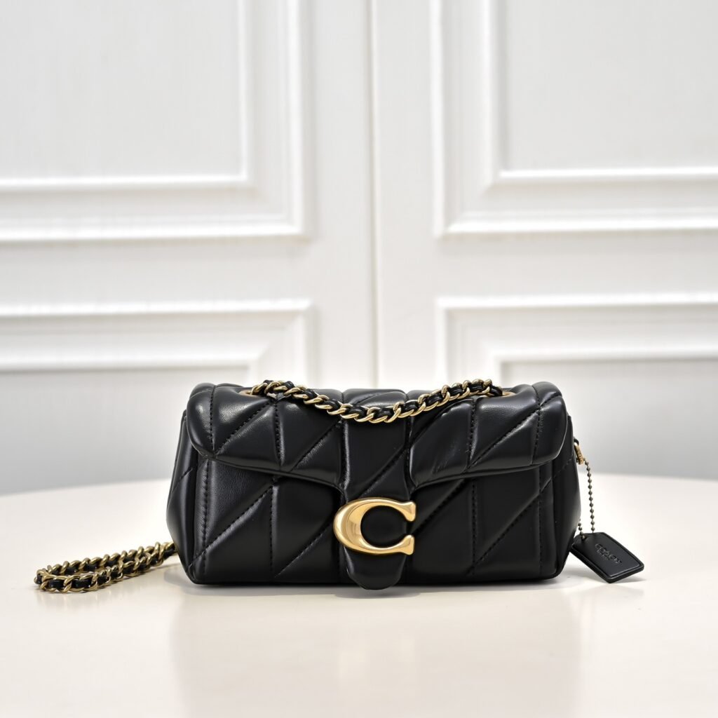 Bolsa Coach –   Coach Quilted Tabby Shoulder Bag 20 (Negra)