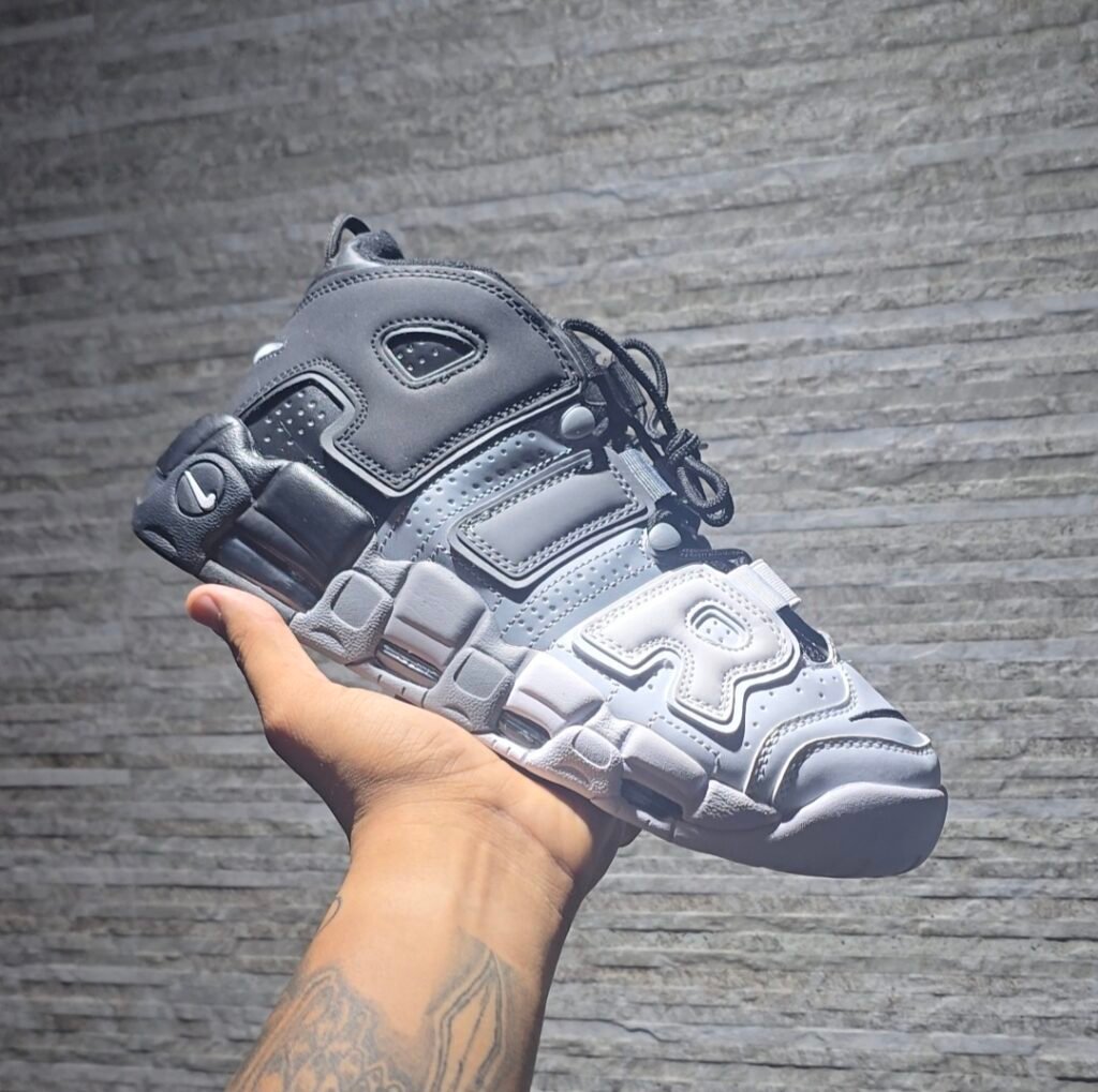 Tenis Nike – Air More Uptempo 96 Tri-color (Negro & Gris & Blanco)